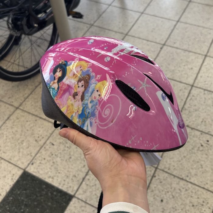 Roze Kinderhelm Disney princess met stijlvol design en veilige pasvorm voor jonge fietsers