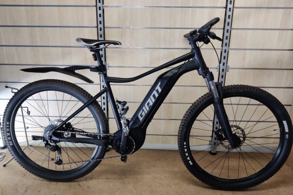 Tweedehands e-bike Giant Talon E+2 met geïntegreerde 500W accu, Shimano 9-speed en Ridecontrol Dash display