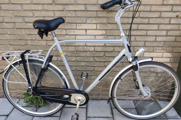 Tweedehands Batavus Holiday met 65 cm frame, Shimano Nexus 8 versnellingen, vering en AXA slot