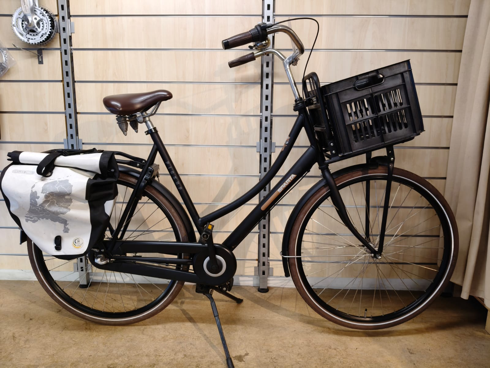 Tweedehands Sparta Pick-up met extra hoog frame, Nexus 3 versnellingen en fietskrat